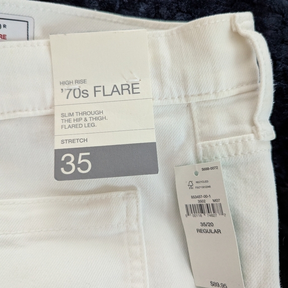 NWT Gap HIGH RISE 70s FLARE Plus Size 35 Women's White Jeans - Picture 11 of 11